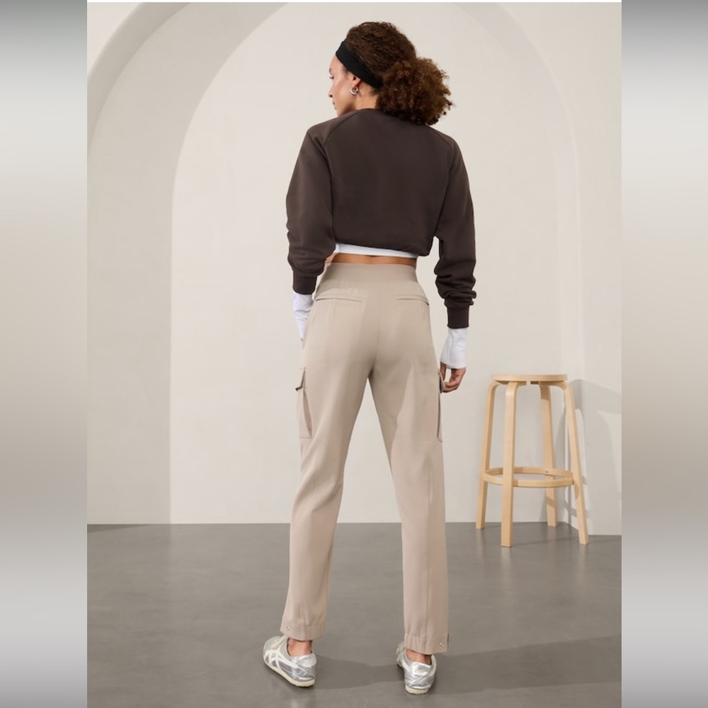 NWT-Athleta Endless Cargo Pant, Size 4 & 10 - Picture 2 of 10